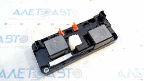 Toyota Venza 21- Relay Box