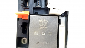 Toyota Venza 21- Relay Box