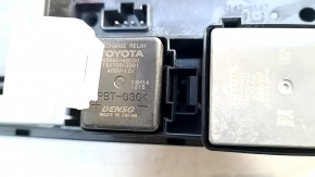 Toyota Venza 21- Relay Box