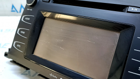 Toyota Highlander 14-16 radio tape recorder with small display and scratches