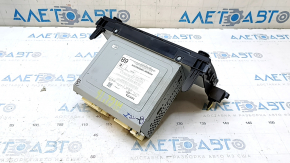 Toyota Highlander 14-16 radio tape recorder with small display and scratches