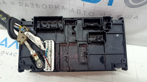 Subaru Forester 17-18 SJ underhood fuse box with wiring
