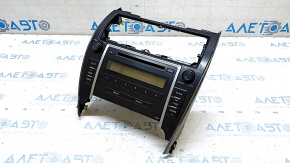 The Toyota Camry V50 12-14L's tape recorder, radio, and CD player have a broken mount.