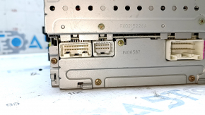 Toyota Prius 2005 JBL 6-CD Radio with scratches