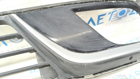 Lower grille of the front bumper of the Kia Niro 17-19 HEV, PHEV under fog lights, without radar, crack in the mount, sand
