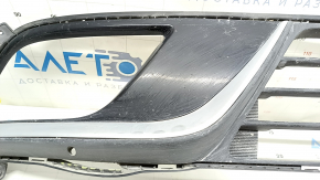 Lower grille of the front bumper of the Kia Niro 17-19 HEV, PHEV under fog lights, without radar, crack in the mount, sand