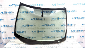 Nissan Leaf windshield chipped 13-17
