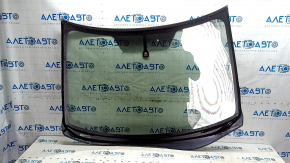 Nissan Leaf windshield chipped 13-17