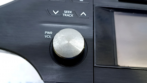 Toyota Avalon 13-14 monitor, scratches, chrome peeling