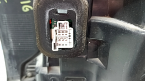 Volvo XC90 16-22 LED outer left fender light, scratches, microcracks in the glass