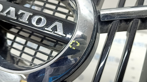 Black Volvo XC90 16-19 grille with badge, chrome frame, no camera, sand