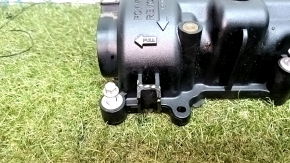 Jeep Grand Cherokee WK2 16-19 3.6 valve cover, right, broken mount