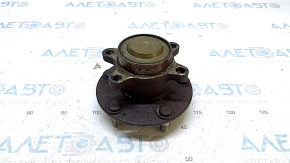 The rear left hub of a Honda Insight 19-22 has stripped hub mounting threads.