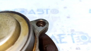 The rear right hub of a Honda Insight 19-22 has stripped hub mounting threads.