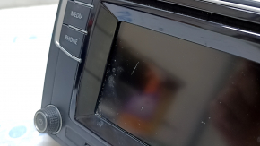 VW Passat B8 16-19 USA 6-button display with scratches