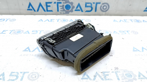 The front air vent deflector for the driver's side of the VW Passat B8 16-19 USA has a broken mount.