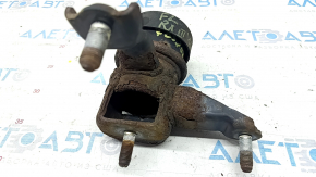 The left engine mount for a Lexus RX450h 10-15 is rusty.