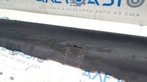 Tesla Model 3 18 right side sill - structure, scuffs, scratches