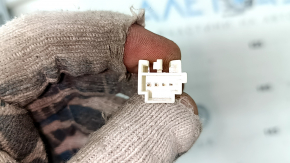 Motor for adjusting the knee support cushion of the driver's seat BMW X5 G05 19-22