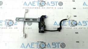 The motor for adjusting the knee support cushion of the passenger seat of the BMW X5 G05 19-22 has a broken mount.