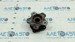 BMW X5 G05 19-24 rear right hub rusty