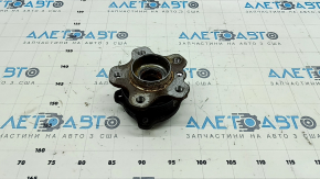BMW X5 G05 19-24 rear left hub rusty