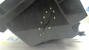 Nissan Rogue 21-23 underhood fuse box housing, broken fasteners, cracked housing