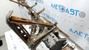 Rusty under-dash pipe for Toyota Highlander 17-18