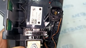 The left inner taillight of a BMW 3 F30 16-18 is light, the guide is broken, and there is a scratch.