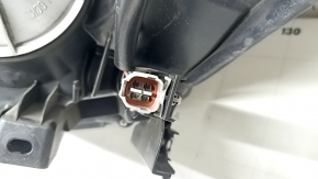 Toyota Highlander 17-19 right front headlight, halogen, light