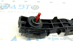The right front bumper mount on a Toyota Avalon 13-18 has a broken latch.