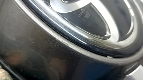 Gray Toyota Highlander grille with badge, radar-like, scratches, 17-19