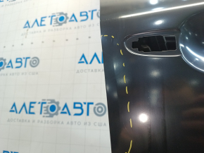 The front right door of the Mazda CX-5 17-24 is bare.