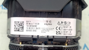The driver's side airbag in the steering wheel of the Volkswagen ID.4 23-25 is black and does not have wiring.