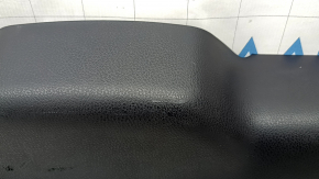 The trunk door trim of a 19-2019 Toyota Highlander is black, with plugs, scratches, and broken fasteners.