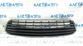 Lower grille of the front bumper of the Toyota Avalon 13-15 pre-restyling, bumps, broken chrome, cracks, non-standard holes