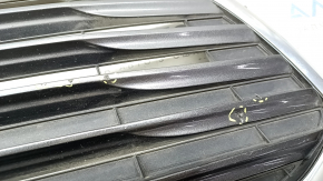 Lower grille of the front bumper of the Toyota Avalon 13-15 pre-restyling, bumps, broken chrome, cracks, non-standard holes