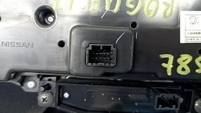 Nissan Rogue 17-20 auto climate control, peeling chrome, scratches