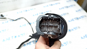 The front right door wiring of a Jeep Cherokee KL 19-19 is broken.