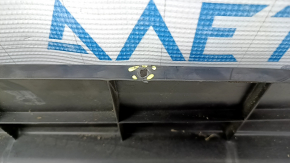 Lower radiator deflector for Nissan Rogue 17-20 without louvers, non-factory hole