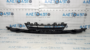 BMW 3 F30 16-18 front bumper lower grille missing fragment
