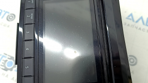 Nissan Rogue 17-17 radio tape recorder scratches