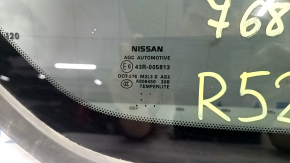 Nissan Pathfinder 13-20 rear right window with scratches on the glass.