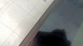 The hatch glass of the Honda CRV 17-22 has a torn seal.