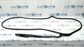 Honda CRV 17-22 front left door seal with tears