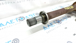 The front right drive axle shaft of a Honda CRV 20-22 hybrid is rusty and has a humming bearing.