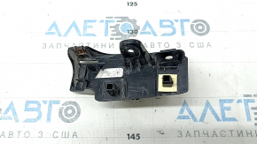 Honda CRV 17-22 front fender arch lining bracket, rear right, broken latch