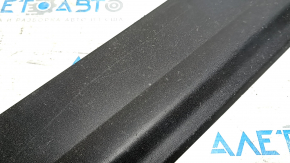 Lower rear right door trim for Kia Sorento 10-15: structure, scratches, crack in fastener