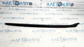 Right windshield molding for BMW 3 F30 12-18 (scratches)