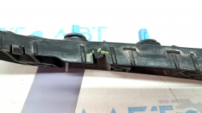 The right rear bumper mount for the Kia Niro 17-22 is broken.
